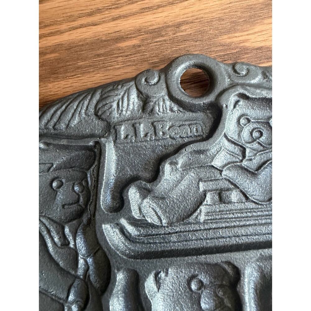 Vintage LL Bean Cast Iron 2 Sided Bear Cookie Mold Gingerbread House John Wright - Picture 2 of 6